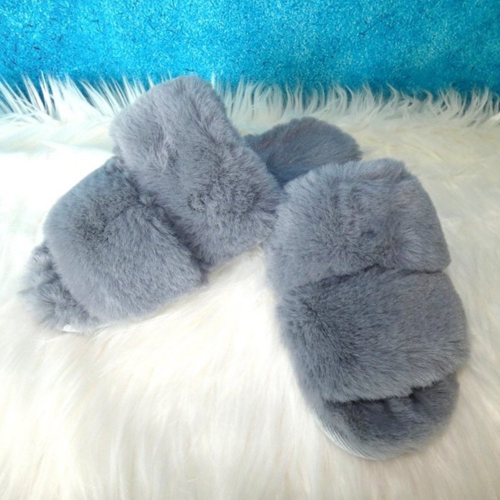 Express Cozy Faux Fur Blue Grey Slippers 7 8